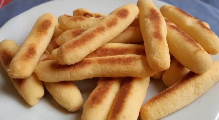 Biscoitinho de coco sem farinha e açúcar