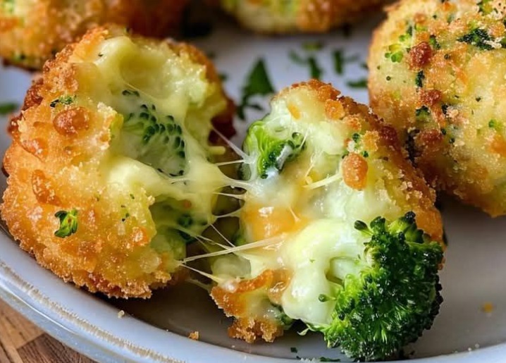 Bolinho Crocante de Brócolis com Queijo