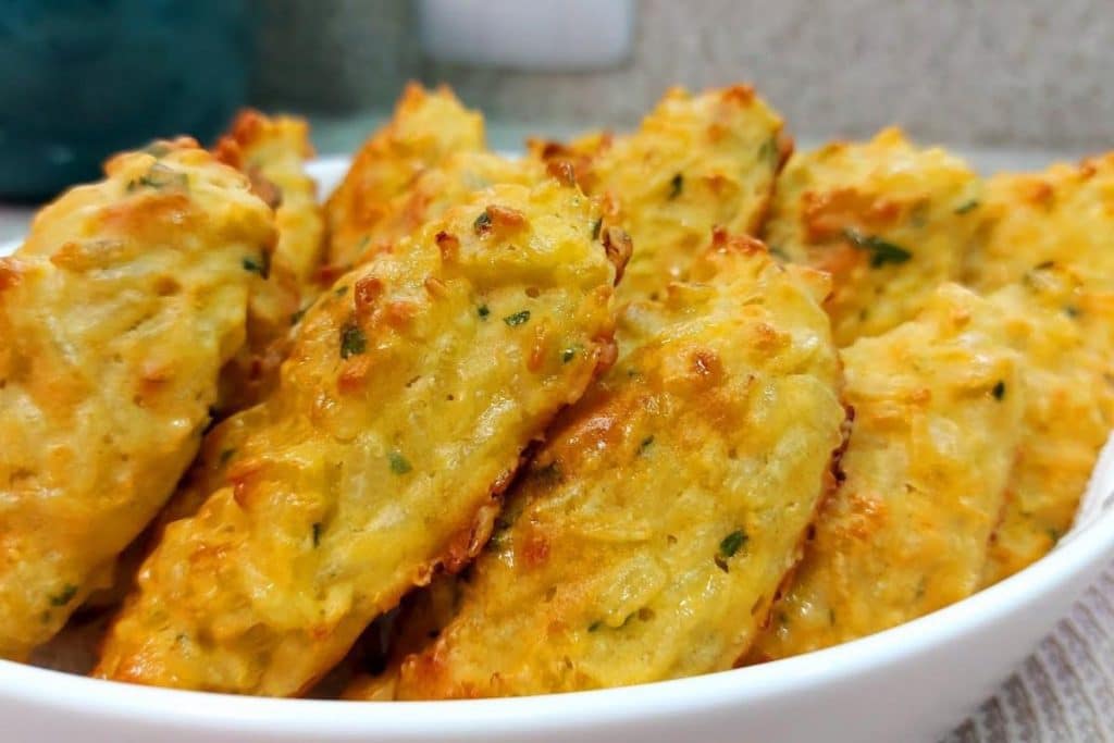 Bolinho de arroz assado e bem temperadinho