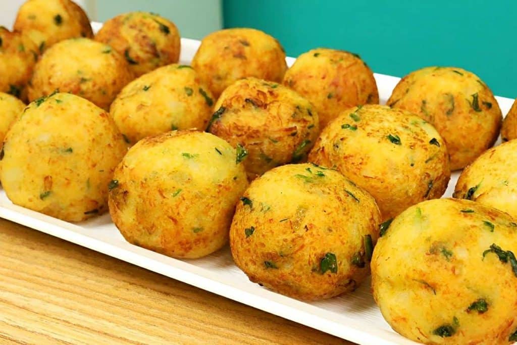 Bolinho de batata com frango