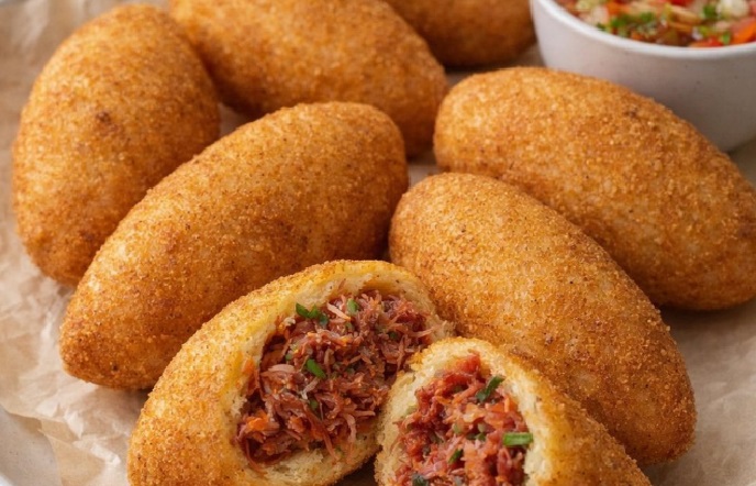 Bolinho de Mandioca com Carne seca da Vovó Ana