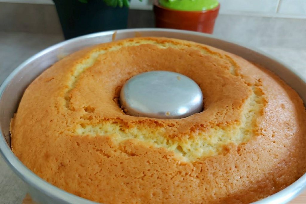 Bolo de Água com apenas 2 ovos