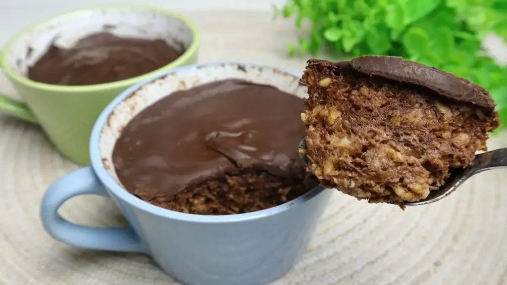 Bolo de Caneca de Aveia, banana e cacau