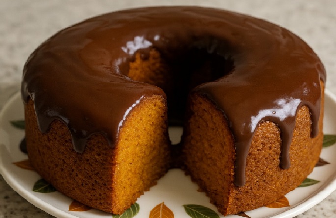 Bolo de Cenoura com calda de chocolate sem glúten