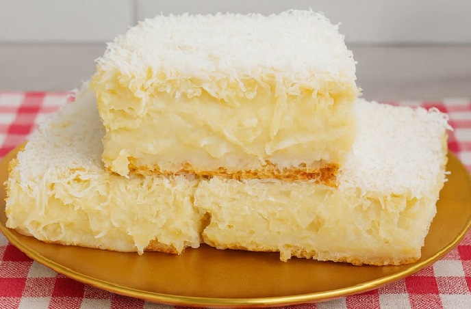 Bolo Gelado de Coco cremoso