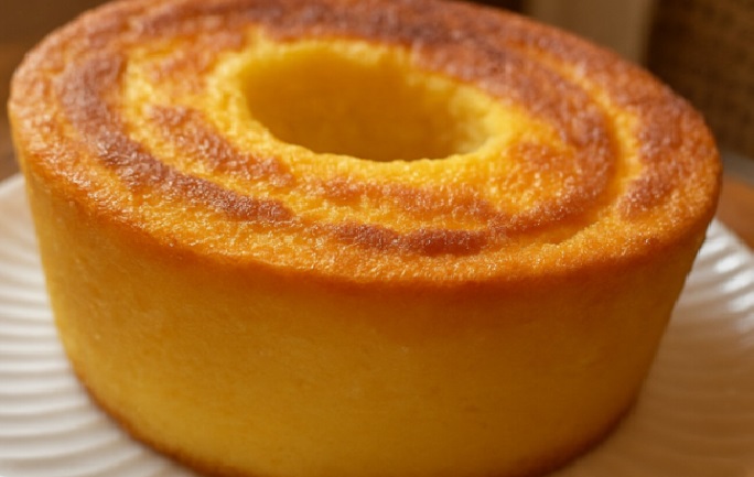 Bolo de Fubá Cremoso com Coco