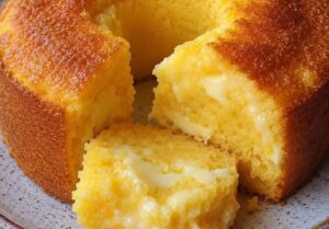 Bolo de Milho cremoso que Parece Pamonha com Queijo