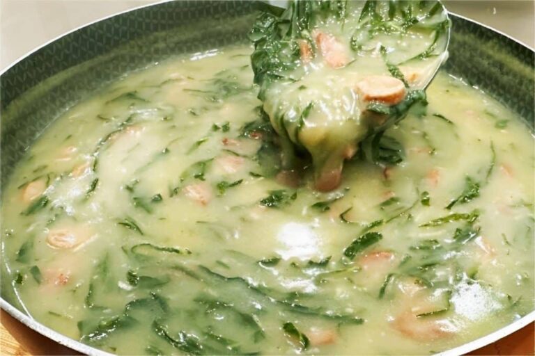 Caldo verde com bastante couve