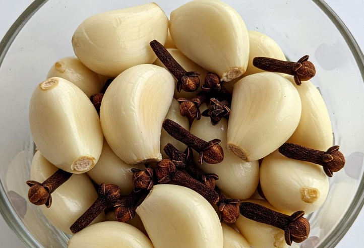 Chá de Alho com Cravo