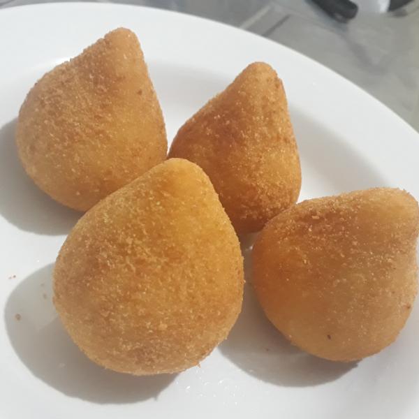 Coxinha com massa de batata