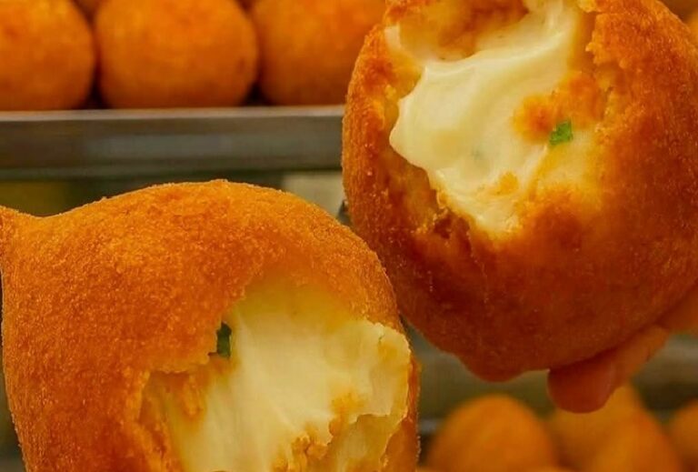 Coxinha cremosa com Recheio de Requeijão