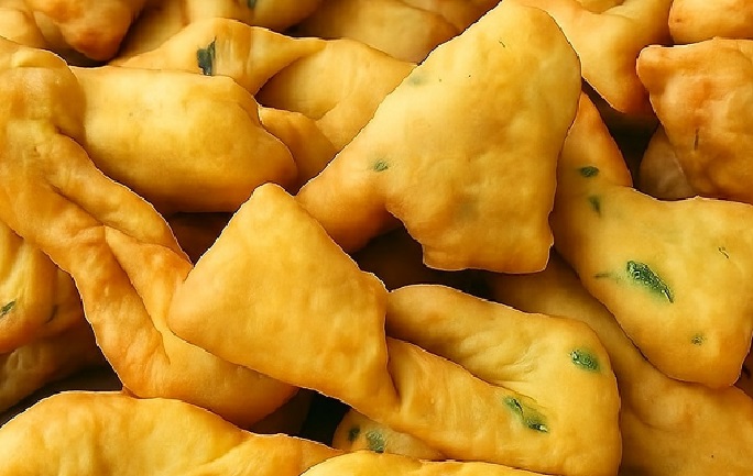 Cueca Virada salgada com Queijo e cebolinha