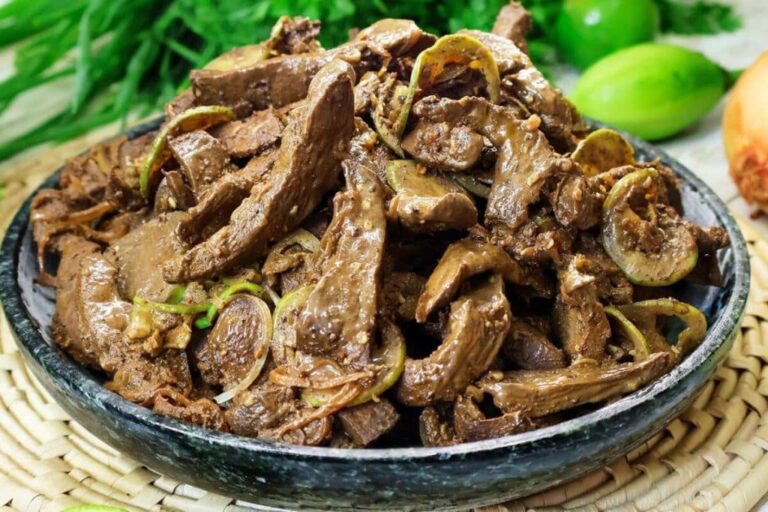 Fígado com jiló mineiro