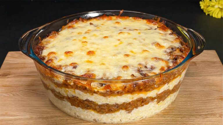 Macarrão gratinado no forno com molho de tomate