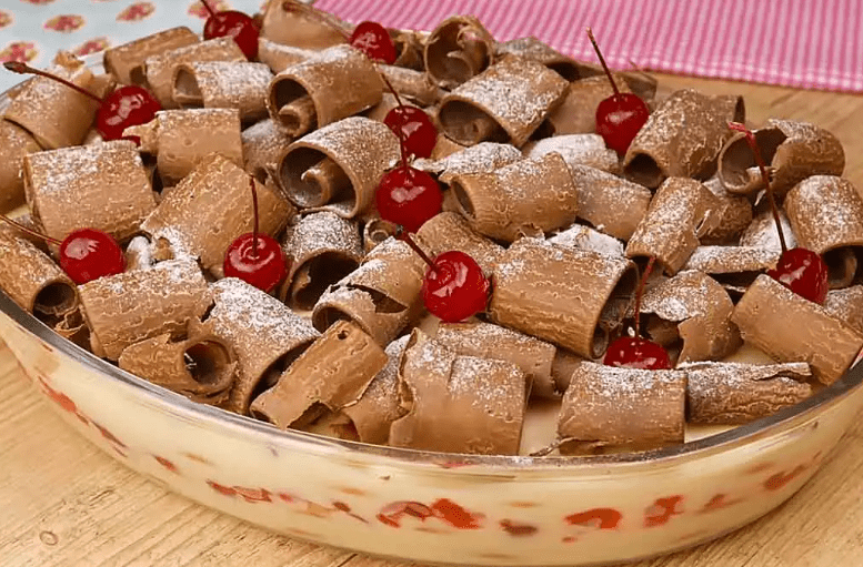 Pavê Imperial de Chocolate com Toque de Cereja