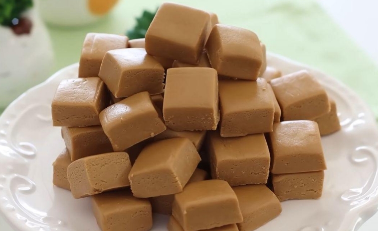 Quadradinhos de Doce de Leite com 2 ingredientes