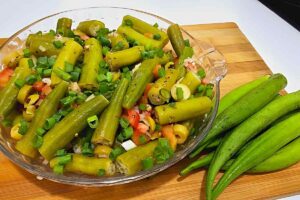 Salada de quiabo temperadinha e saborosa
