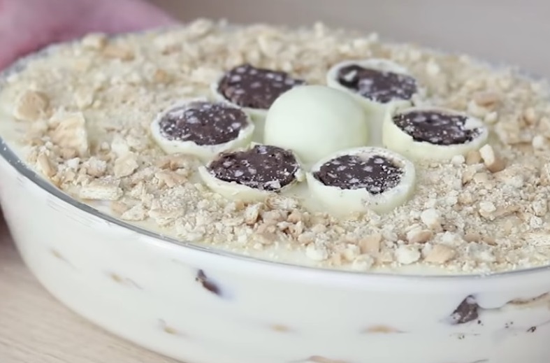 Sobremesa de Páscoa Gelada de Ouro Branco na Travessa