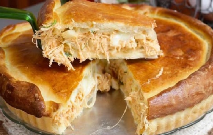 Torta de Padaria de Frango com massa suave e recheio suculento