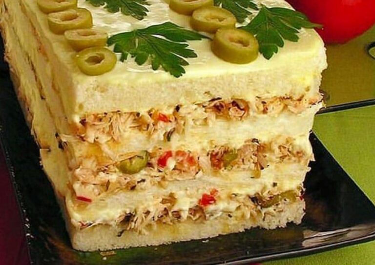 Torta Fria de Frango com Creme de Milho e Pão Integral