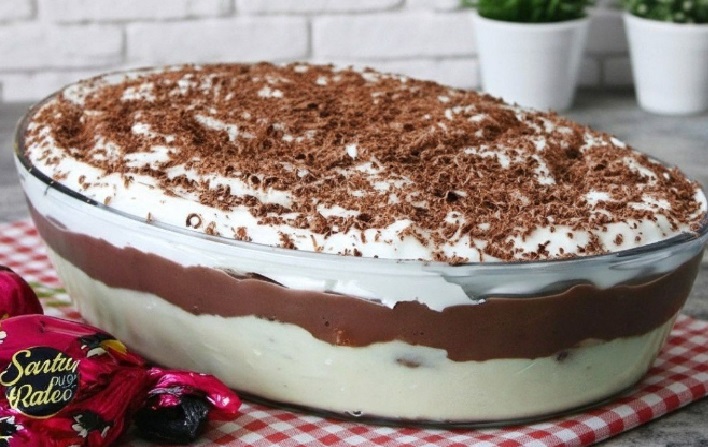Torta gelada de Três camadas
